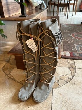 Vera Gomma Vintage Fringe Lace-Up Suede Leather Knee-High Gray Moccasins